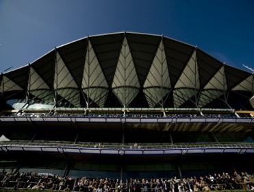 http://betting.betfair.com/horse-racing/Royal%20Ascot%20Stand.jpg